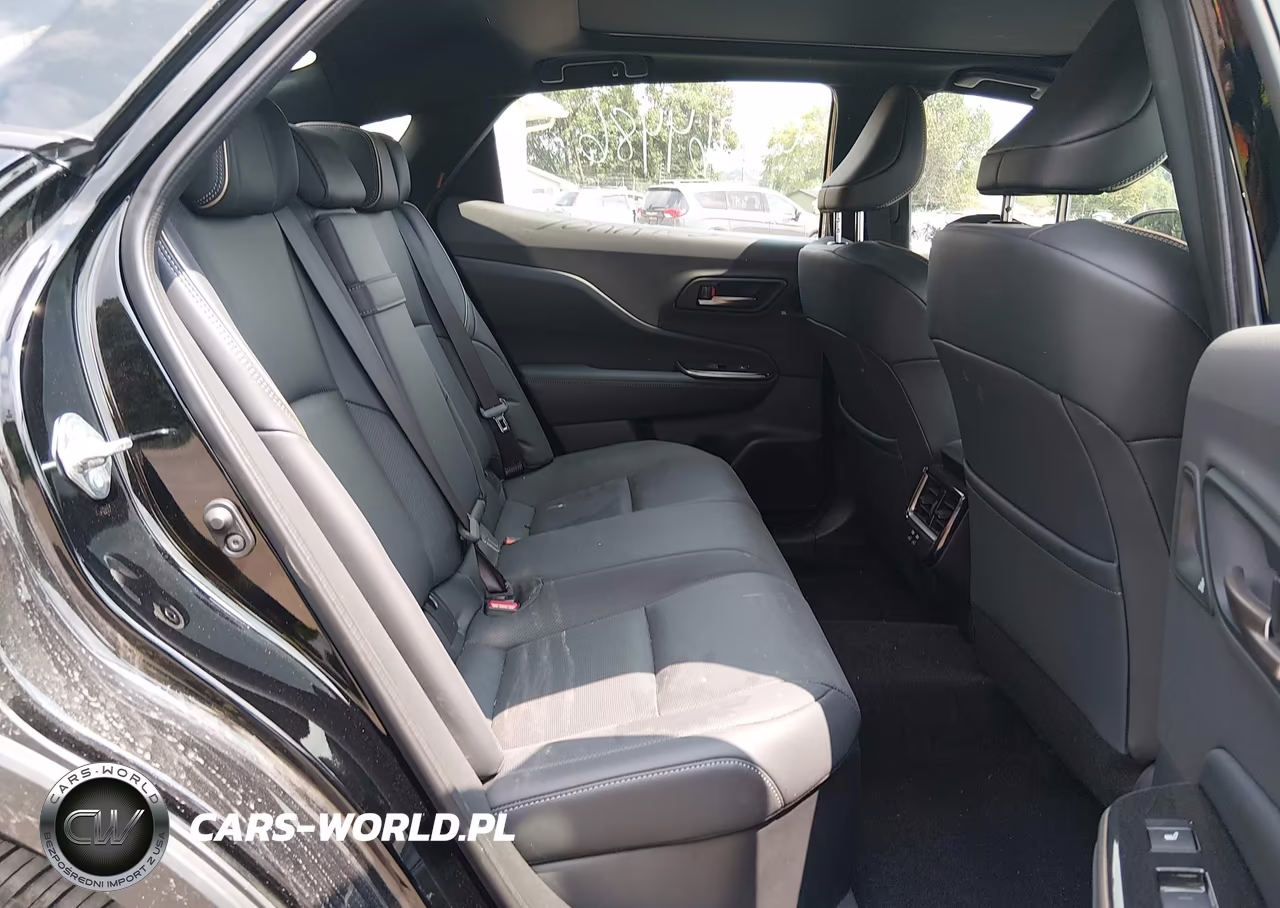 2026 Toyota Crown Limited VIN:JTDAAAAF6T3046543 - 8