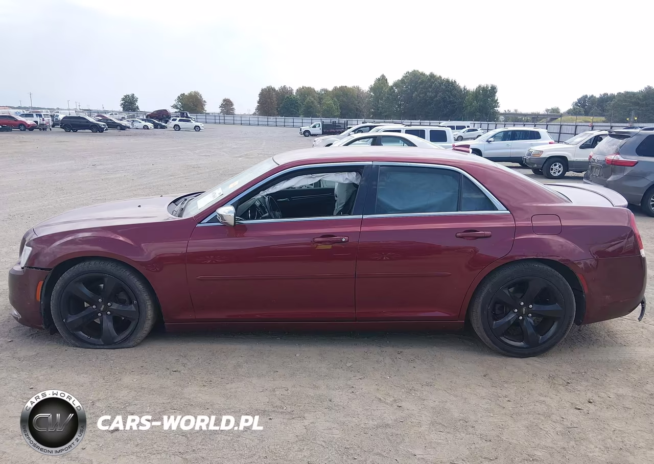 2020 Chrysler 300 Touring VIN:2C3CCAAG9LH160257 - 14