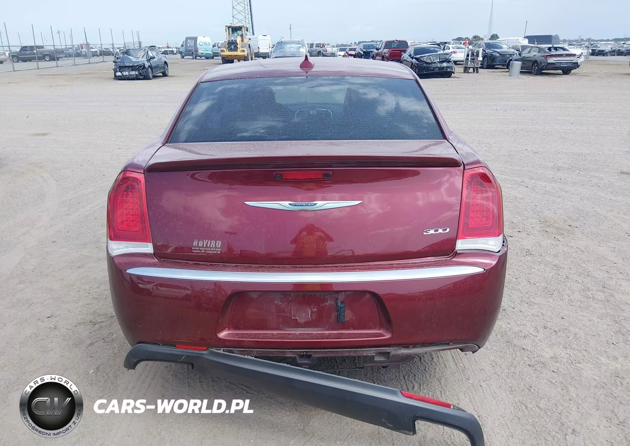 2020 Chrysler 300 Touring VIN:2C3CCAAG9LH160257 - 16