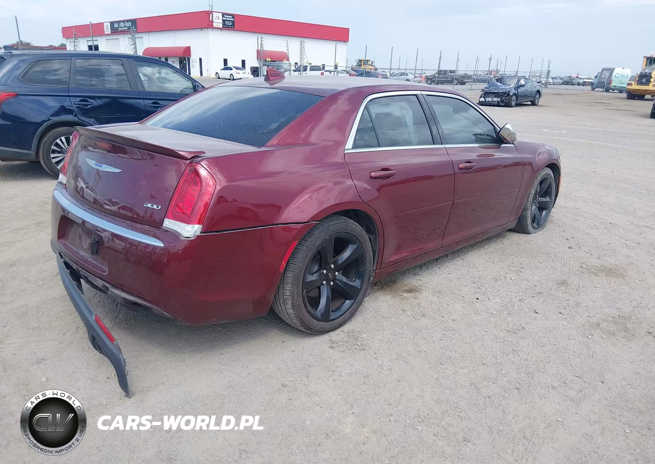2020 Chrysler 300 Touring VIN:2C3CCAAG9LH160257 - 4