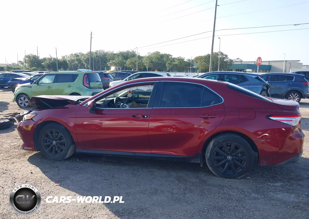 2019 Toyota Camry Le VIN:4T1B11HK9KU811384 - 14