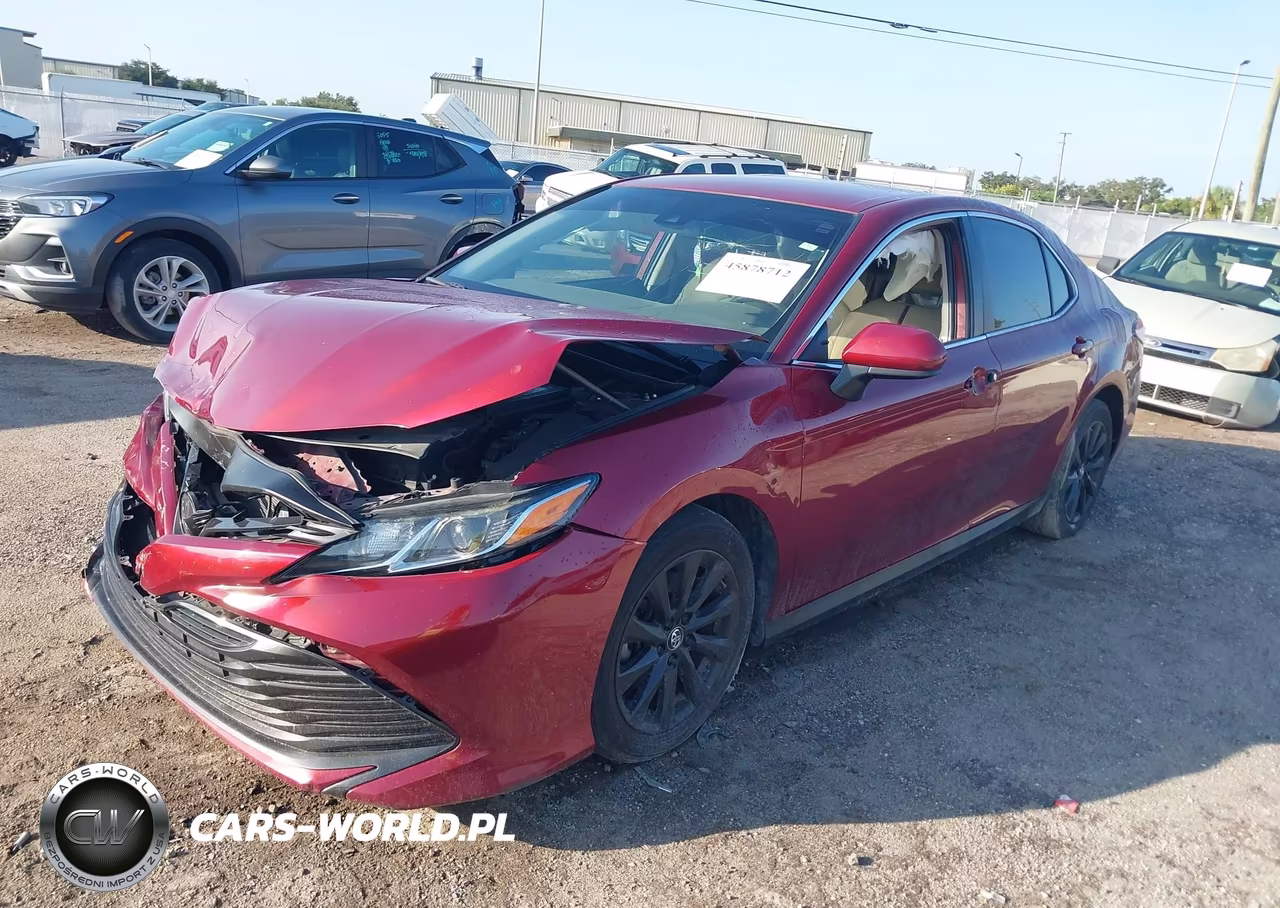 2019 Toyota Camry Le VIN:4T1B11HK9KU811384 - 2