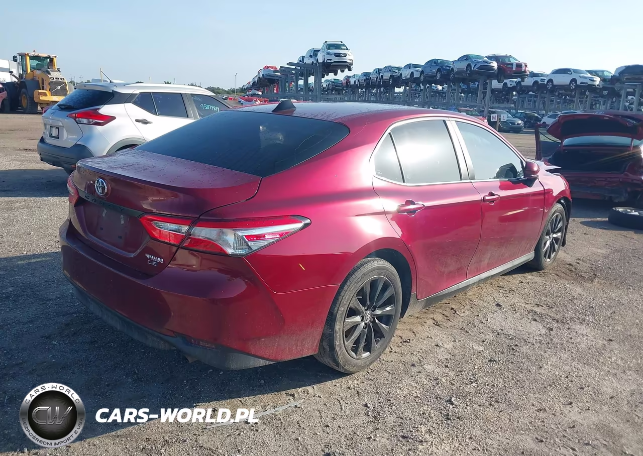 2019 Toyota Camry Le VIN:4T1B11HK9KU811384 - 4