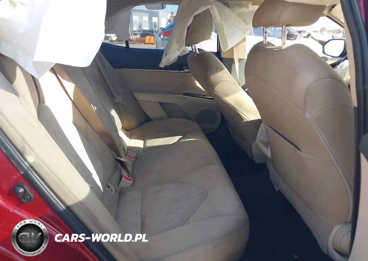 2019 Toyota Camry Le VIN:4T1B11HK9KU811384 - 8