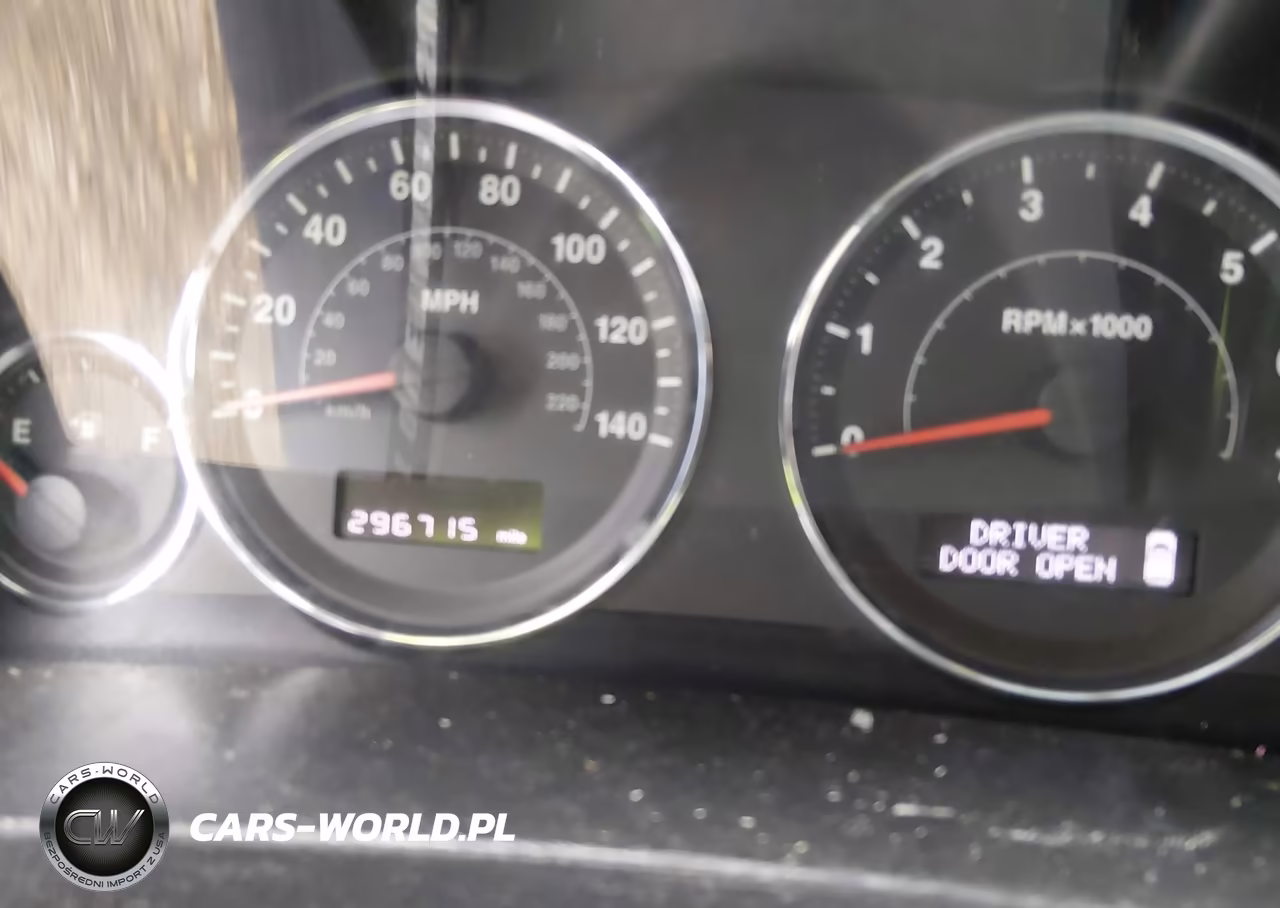 2010 Jeep Grand Cherokee Laredo VIN:1J4PS4GK2AC140584 - 7
