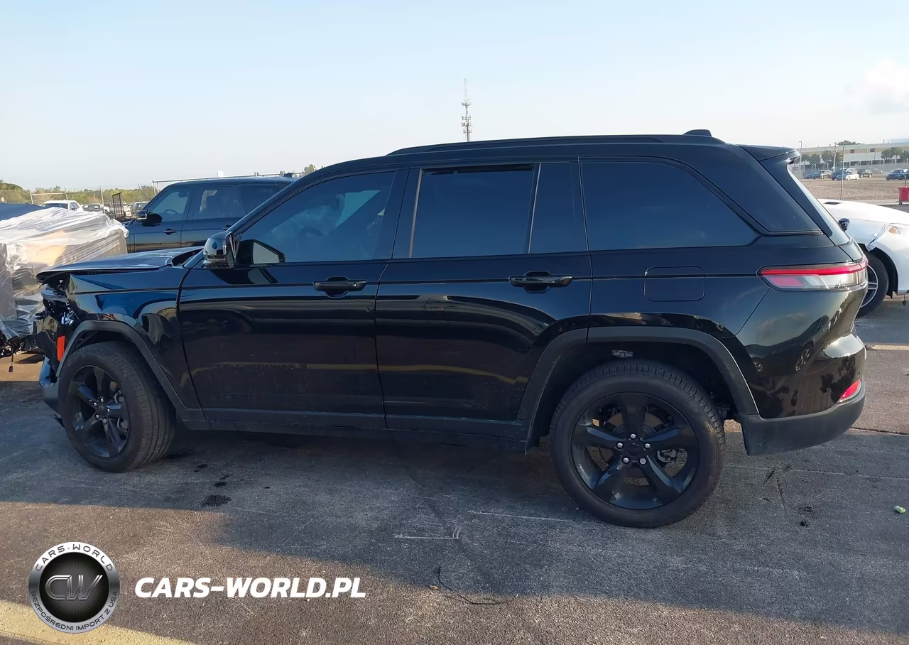 2025 Jeep Grand Cherokee Limited 4X2 VIN:1C4RJGBG0SC348728 - 14