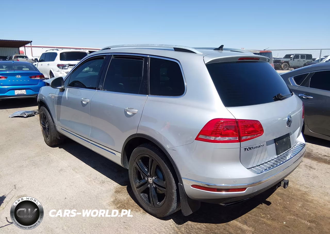 2017 Volkswagen Touareg V6 Wolfsburg Edition VIN:WVGRF7BP2HD006195 - 3