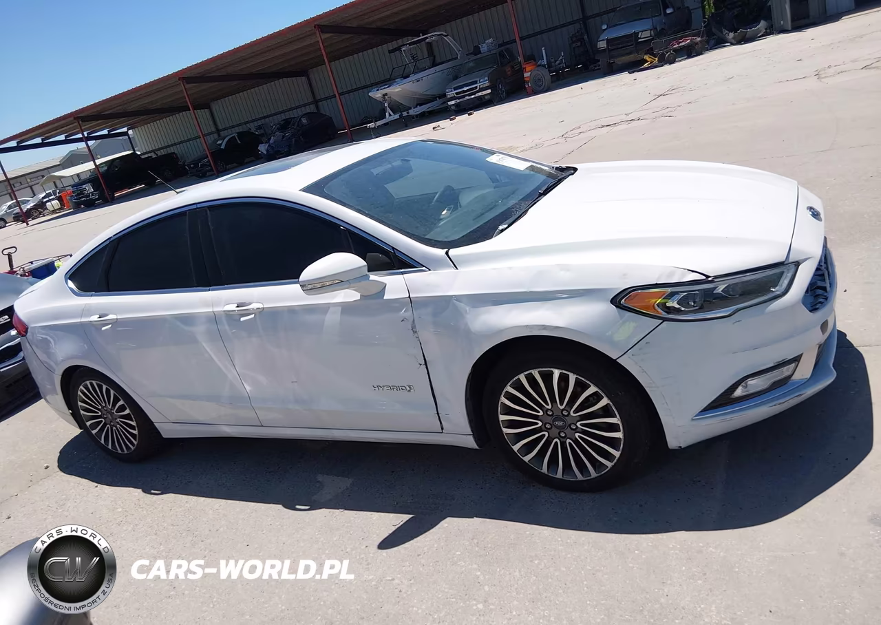 2017 Ford Fusion Hybrid Titanium VIN:3FA6P0RUXHR182352 - 13