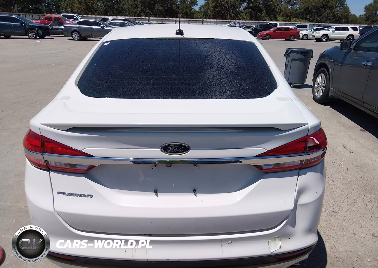 2017 Ford Fusion Hybrid Titanium VIN:3FA6P0RUXHR182352 - 16