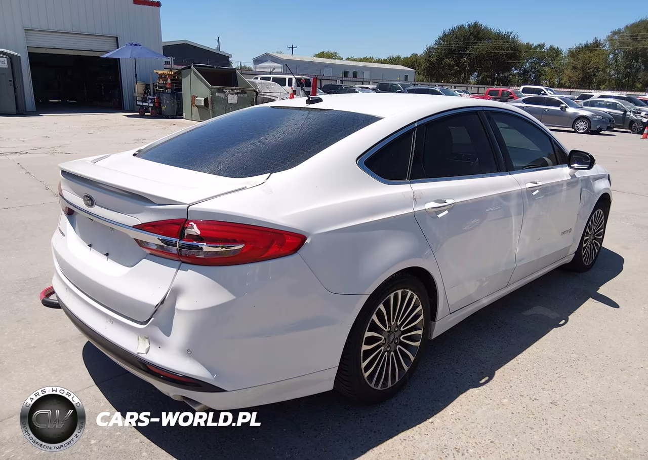 2017 Ford Fusion Hybrid Titanium VIN:3FA6P0RUXHR182352 - 4