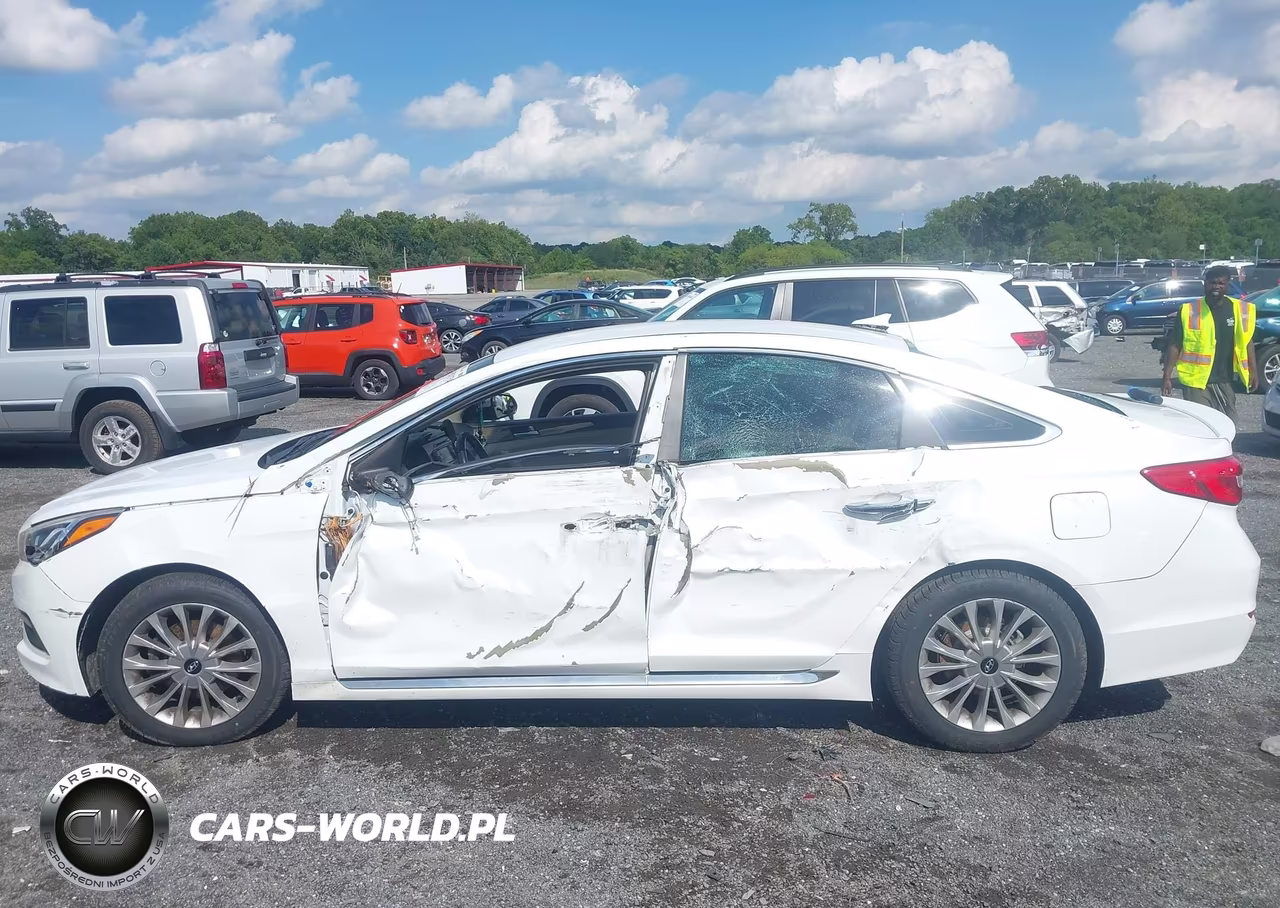 2015 Hyundai Sonata Limited VIN:5NPE34AF2FH110292 - 13