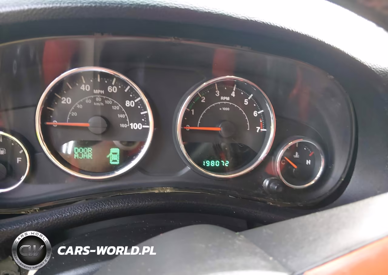 2012 Jeep Wrangler Unlimited Sahara VIN:1C4HJWEG8CL280665 - 7