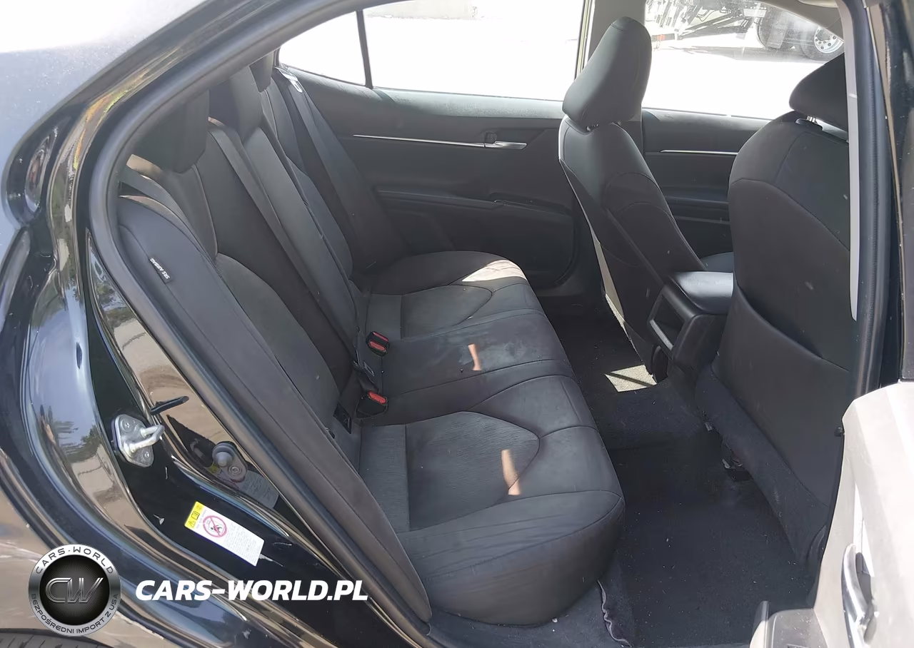 2019 Toyota Camry Le VIN:4T1B11HK2KU689550 - 8