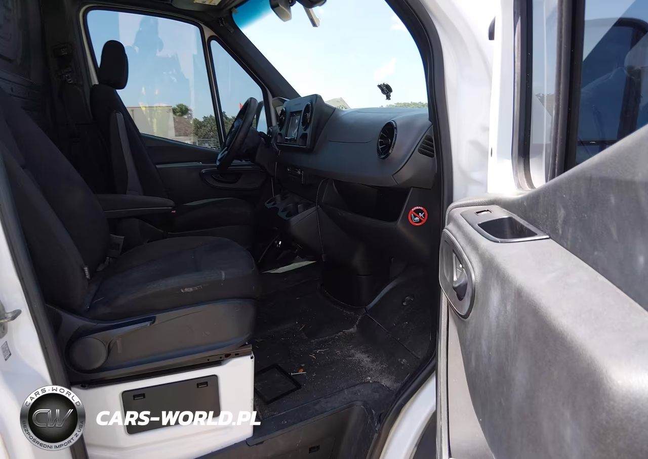 2019 Mercedes-Benz Sprinter 2500 Standard Roof V6 VIN:WD3PF0CD2KP037874 - 5