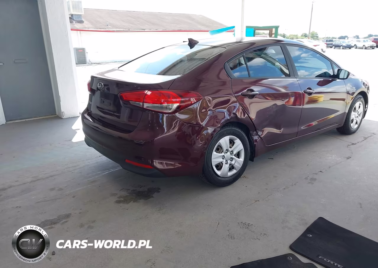 2017 Kia Forte Lx VIN:3KPFK4A70HE147932 - 4