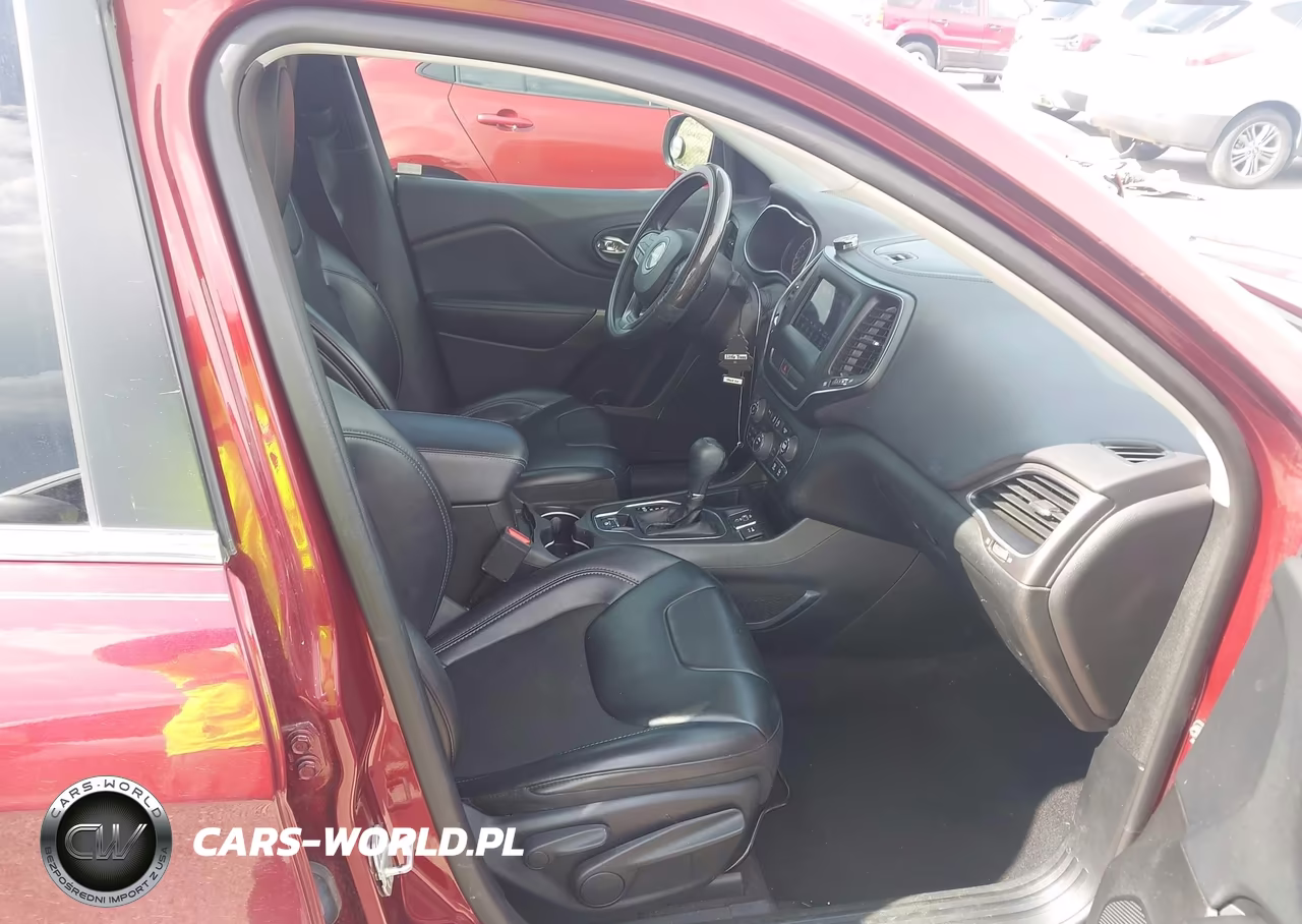 2019 Jeep Cherokee Latitude Plus Fwd VIN:1C4PJLLB6KD143640 - 5