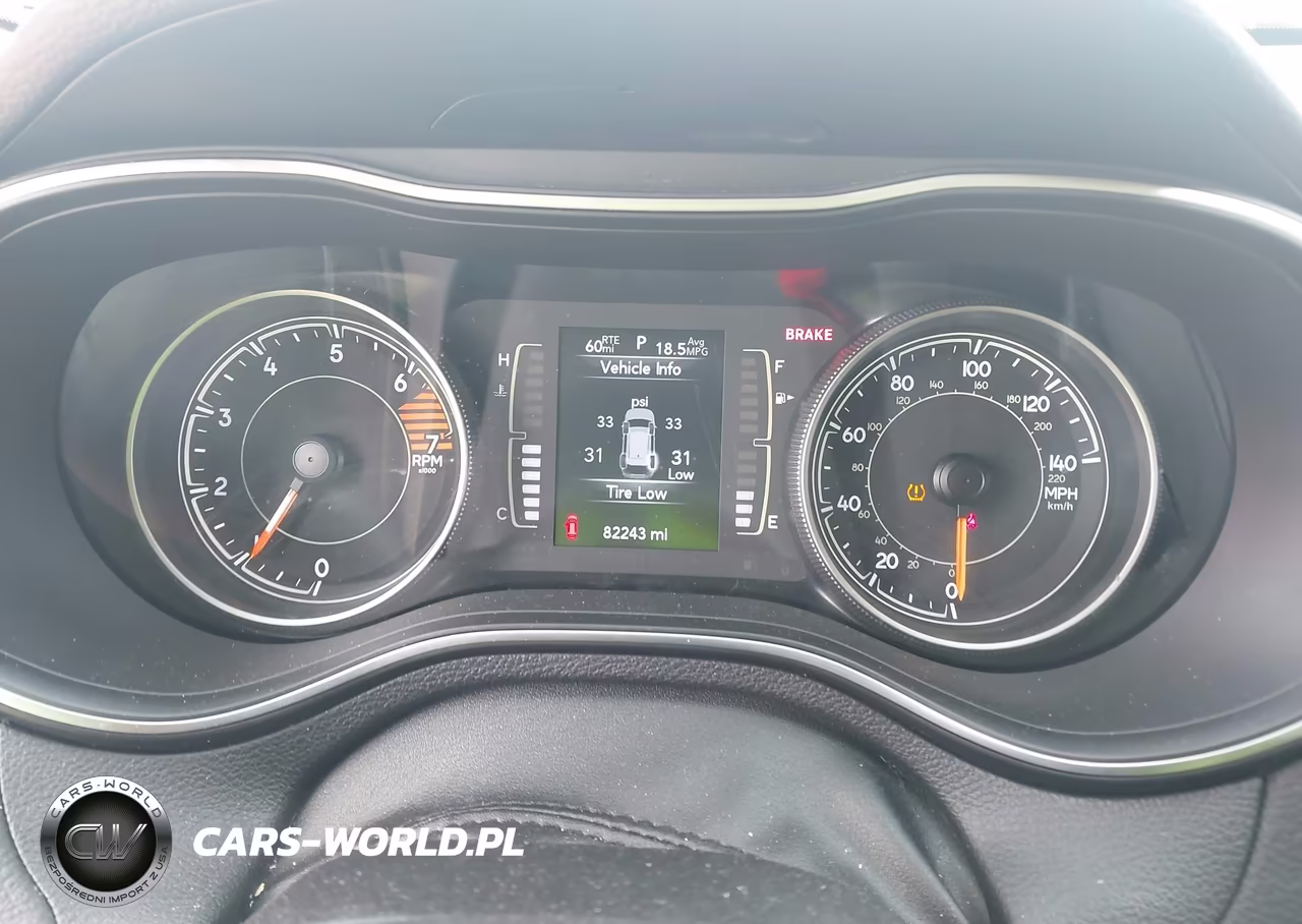 2019 Jeep Cherokee Latitude Plus Fwd VIN:1C4PJLLB6KD143640 - 7