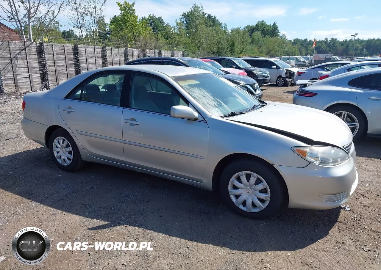 2005 Toyota Camry Le – zdjęcie 1 z 11