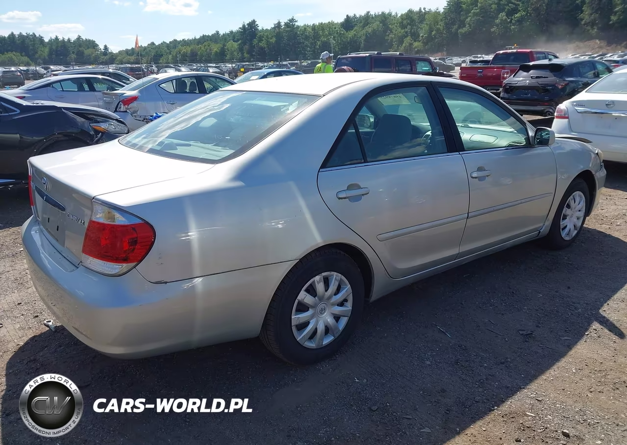 2005 Toyota Camry Le VIN:4T1BE32K35U964520 - 4
