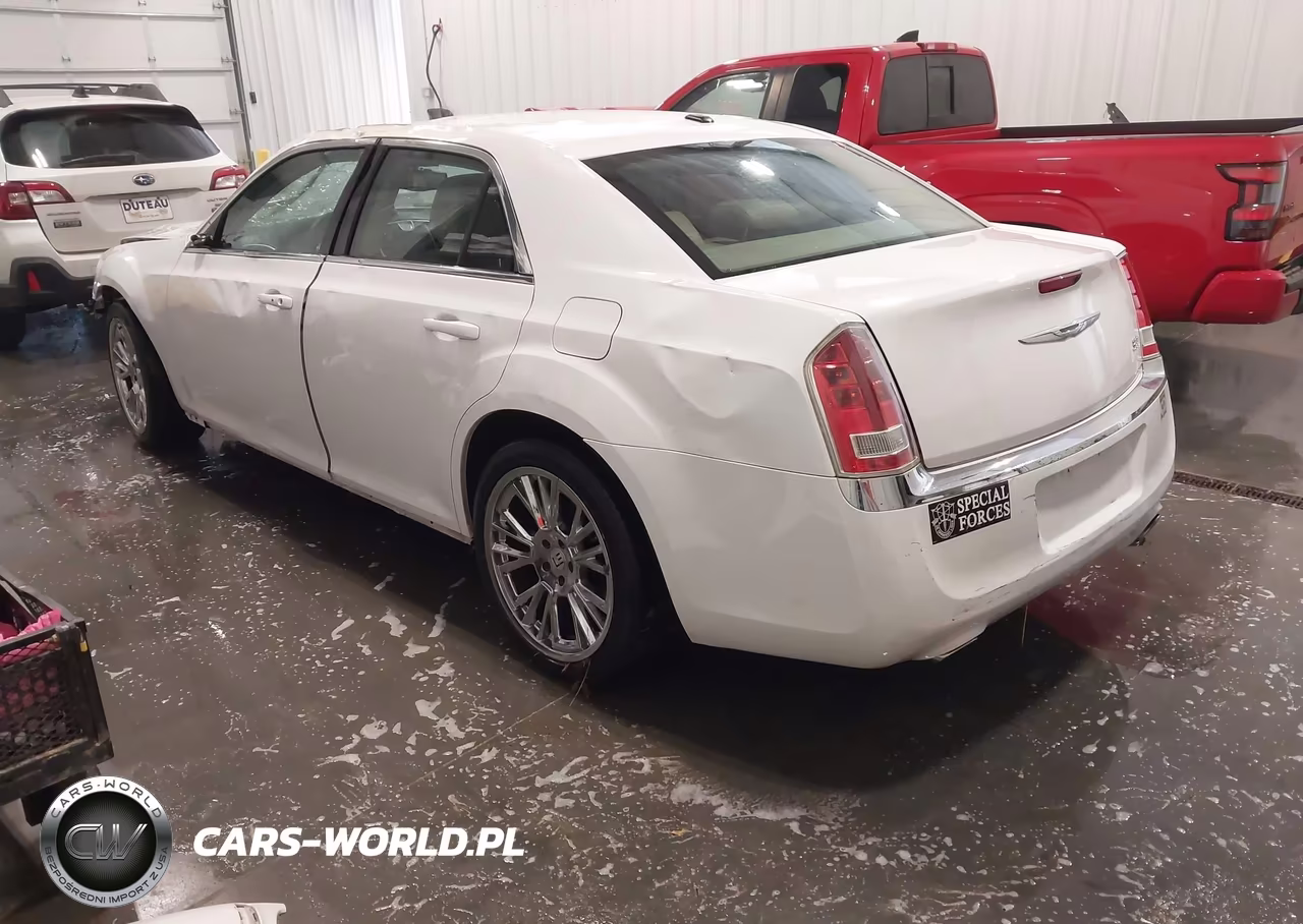 2013 Chrysler 300 Motown VIN:2C3CCAAG5DH743846 - 3