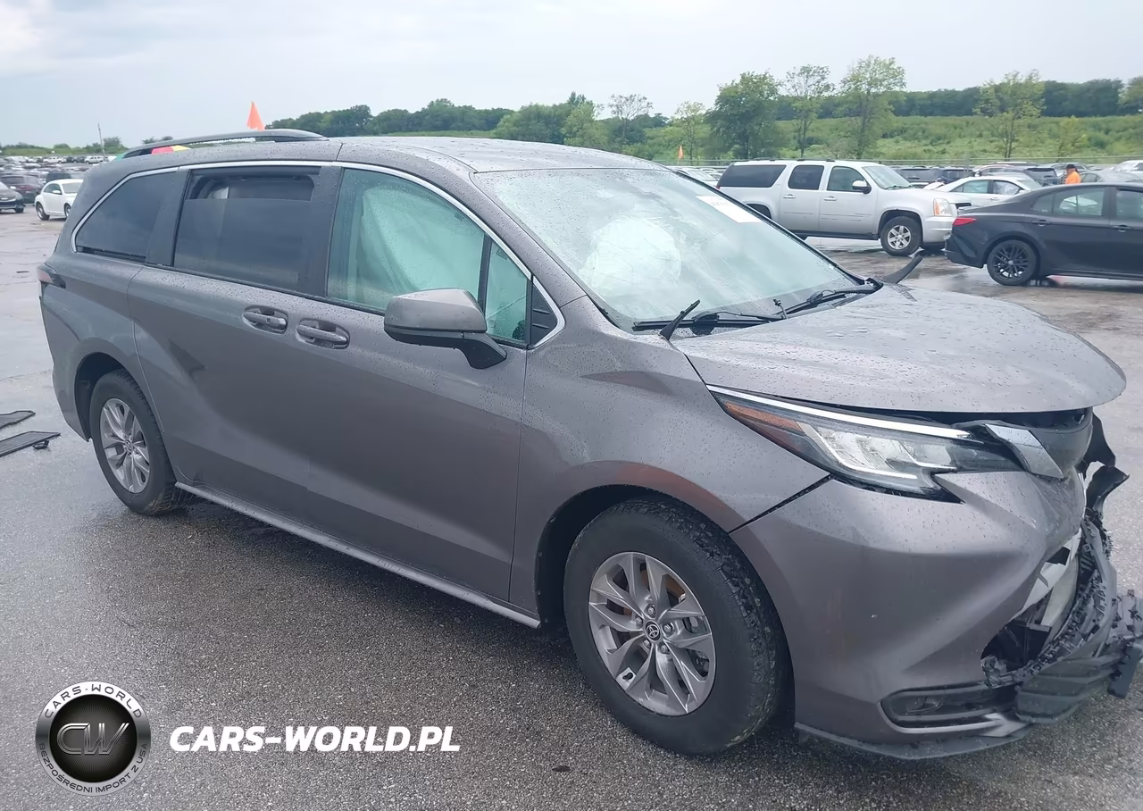 2022 Toyota Sienna Le – zdjęcie 1 z 16