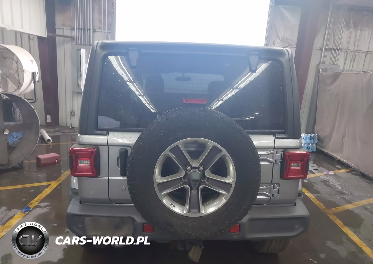 2018 Jeep Wrangler Unlimited Sahara 4X4 VIN:1C4HJXEG9JW246753 - 16
