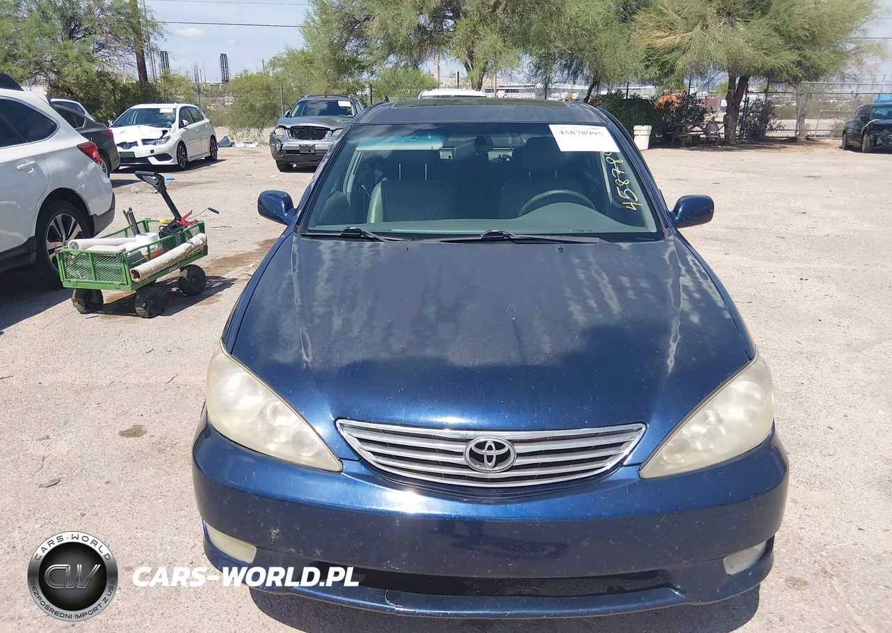 2005 Toyota Camry Xle VIN:4T1BE32K75U076272 - 12