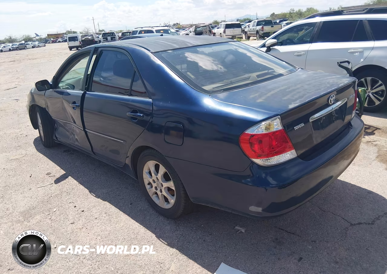 2005 Toyota Camry Xle VIN:4T1BE32K75U076272 - 3