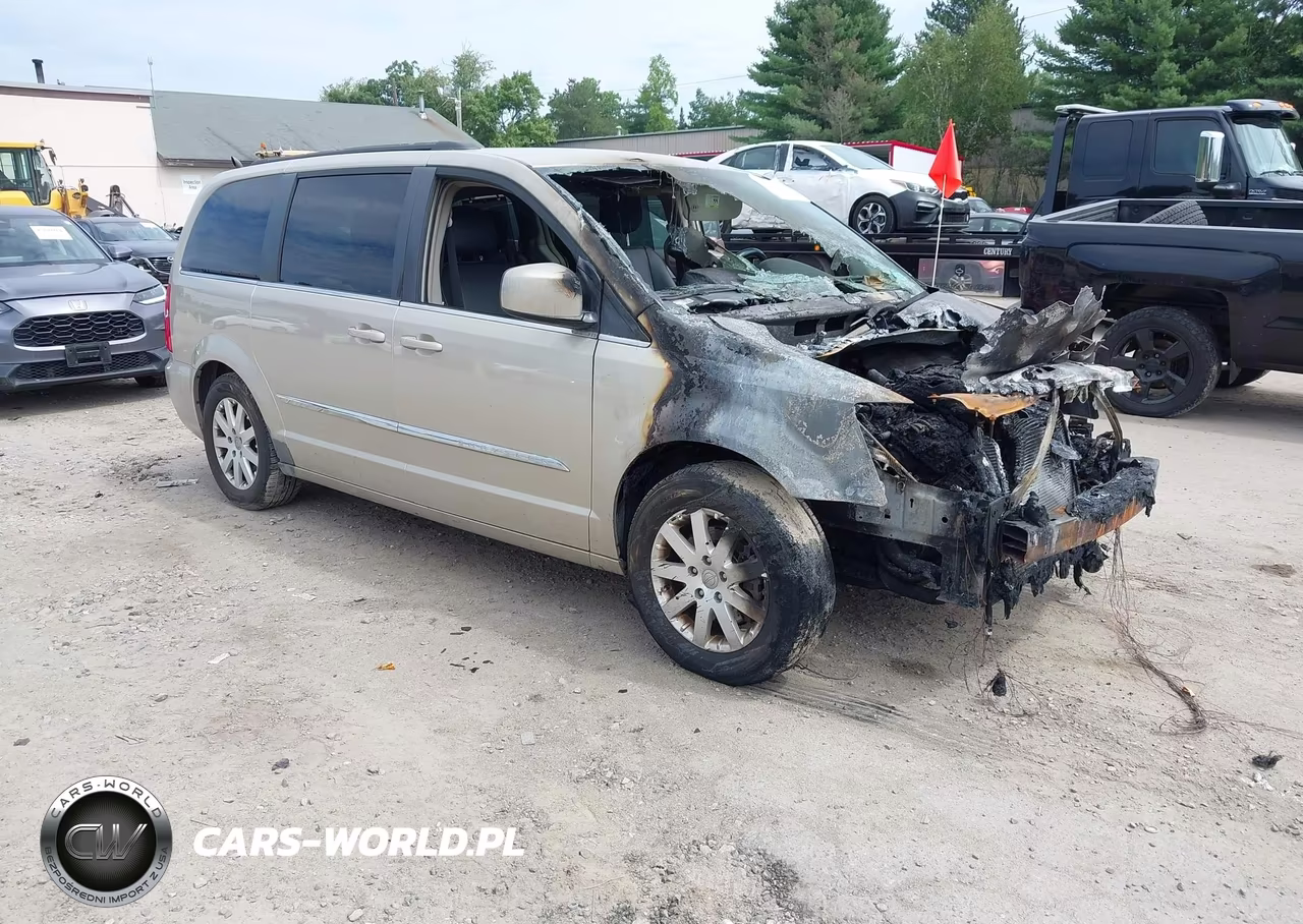 2013 Chrysler Town & Country Touring – zdjęcie 1 z 10