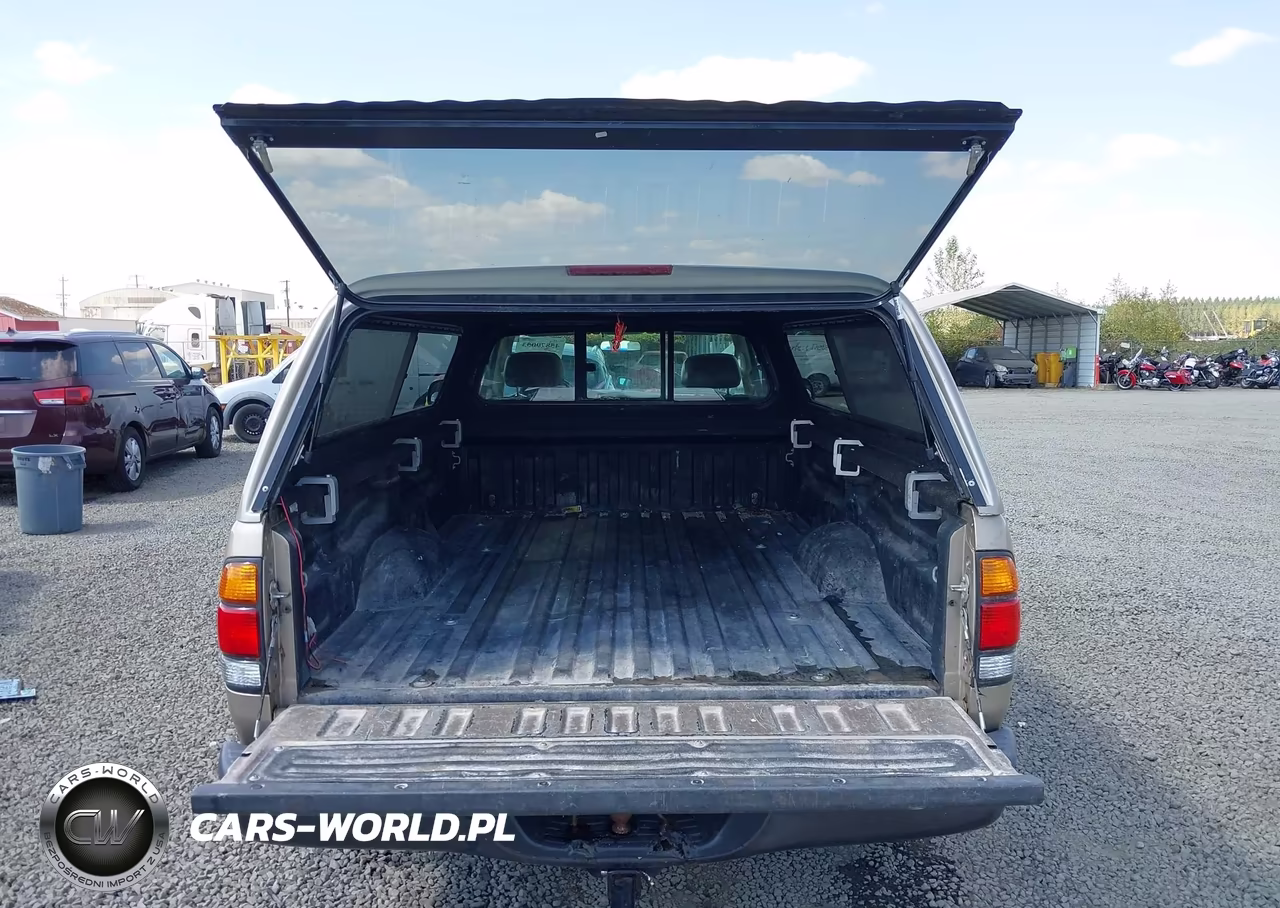 2003 Toyota Tundra VIN:5TBJN32133S383682 - 8