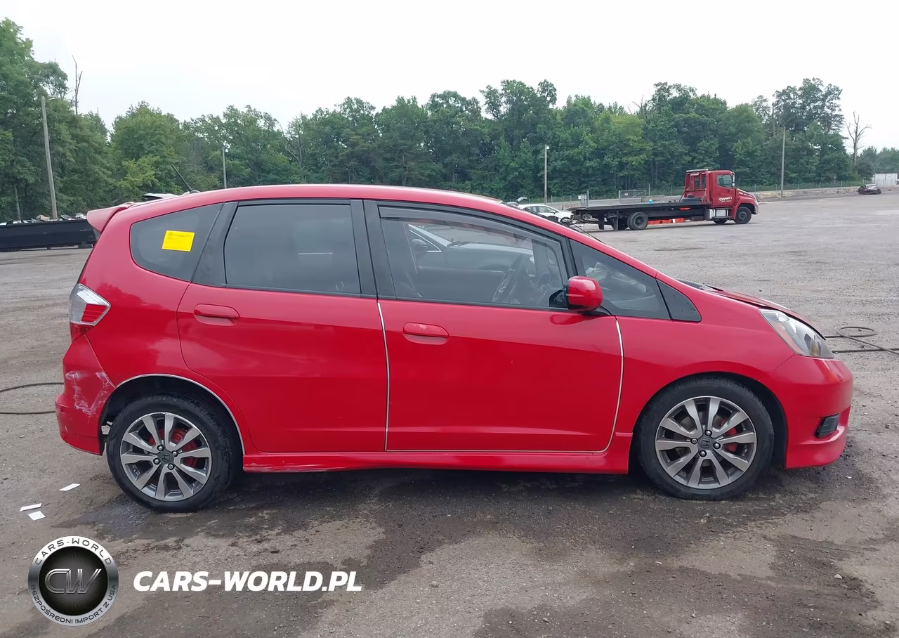 2012 Honda Fit Sport VIN:JHMGE8H64CC013715 - 13