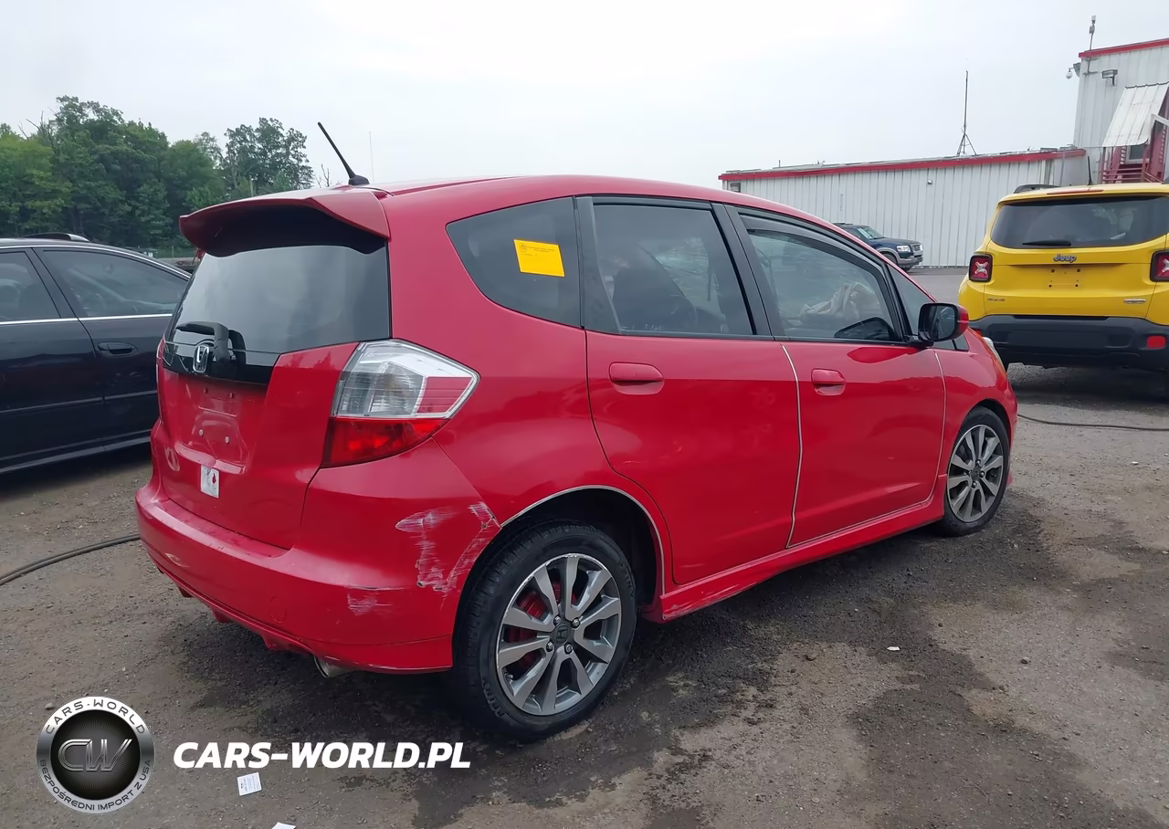 2012 Honda Fit Sport VIN:JHMGE8H64CC013715 - 4