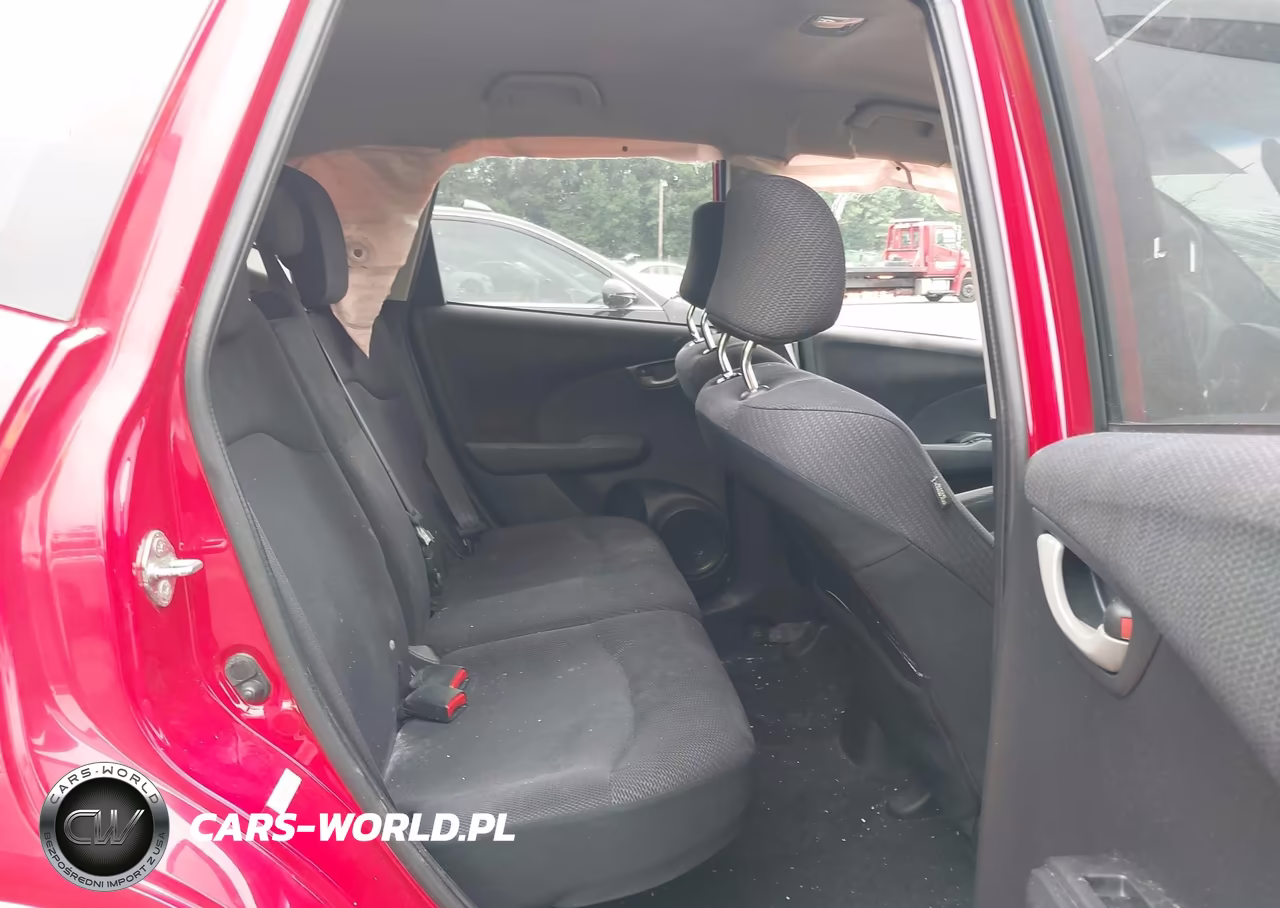2012 Honda Fit Sport VIN:JHMGE8H64CC013715 - 8