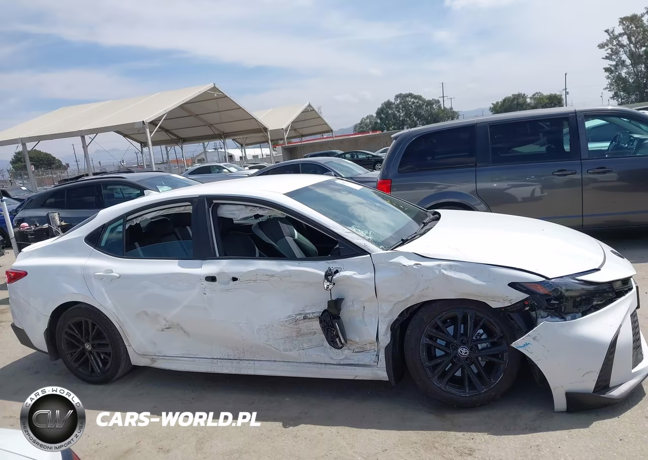 2025 Toyota Camry Se VIN:4T1DAACK4SU569880 - 13