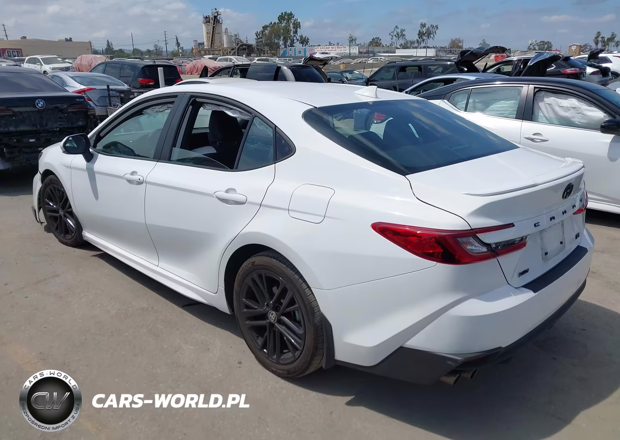 2025 Toyota Camry Se VIN:4T1DAACK4SU569880 - 3