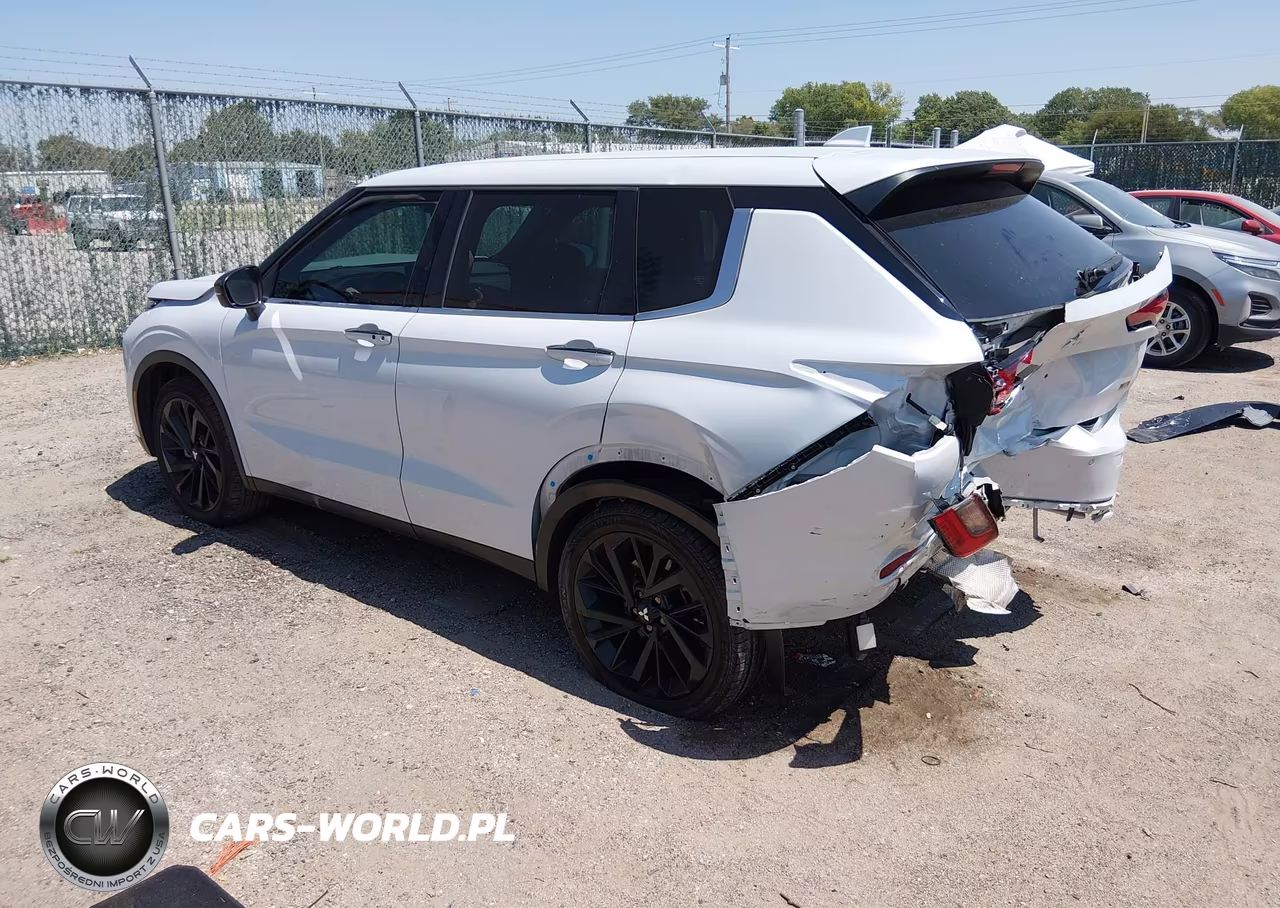 2023 Mitsubishi Outlander Ralliart S-Awc-Se 2.5 S-Awc-Se Black Edition S-Awc-Se Special Editiont S-Awc VIN:JA4J4UA85PZ019275 - 3