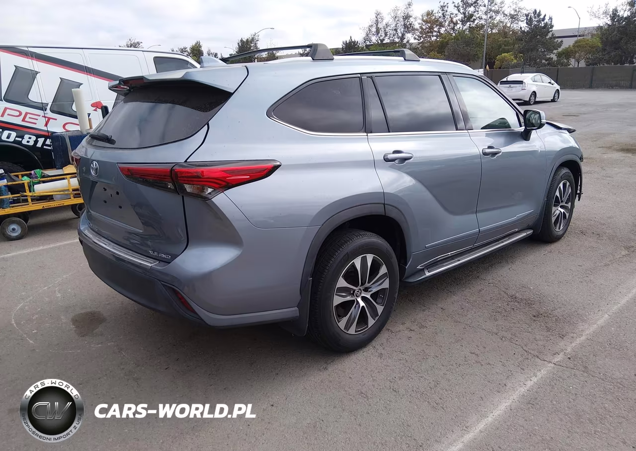 2022 Toyota Highlander Xle VIN:5TDHZRBH5NS214647 - 4