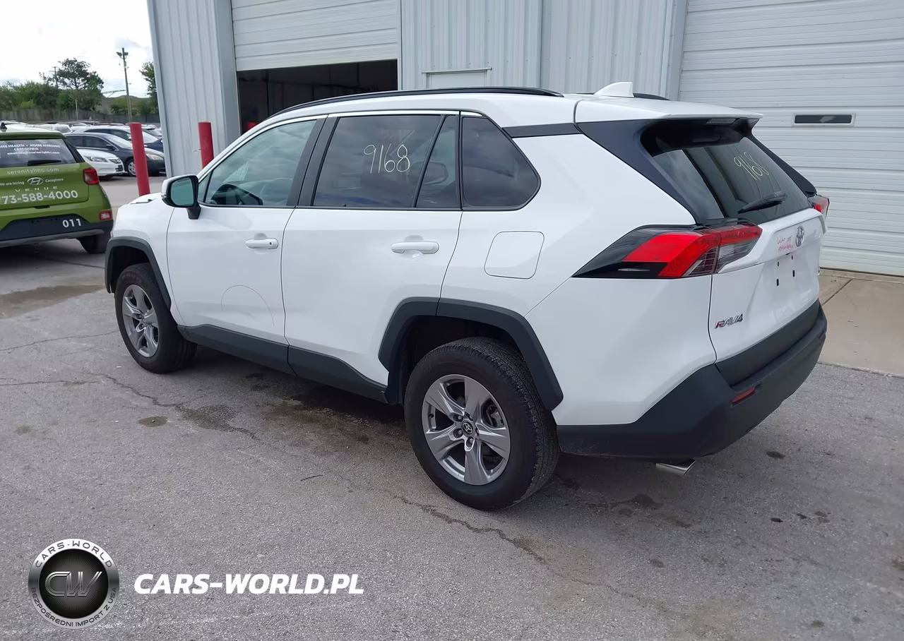 2025 Toyota Rav4 Xle VIN:2T3W1RFV3SC330259 - 3