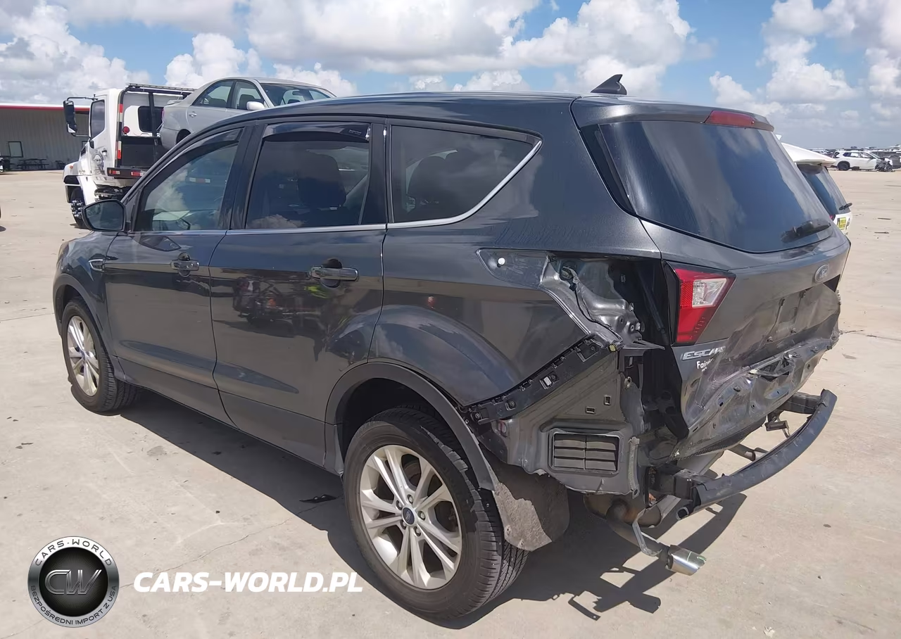 2019 Ford Escape Se VIN:1FMCU9GD0KUA96041 - 3