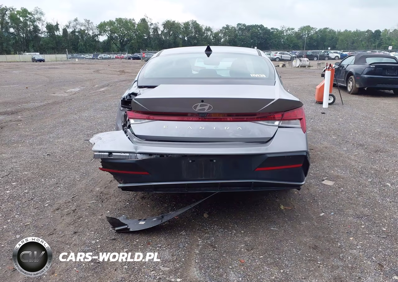 2025 Hyundai Elantra Sel VIN:KMHLS4DG8SU974242 - 16