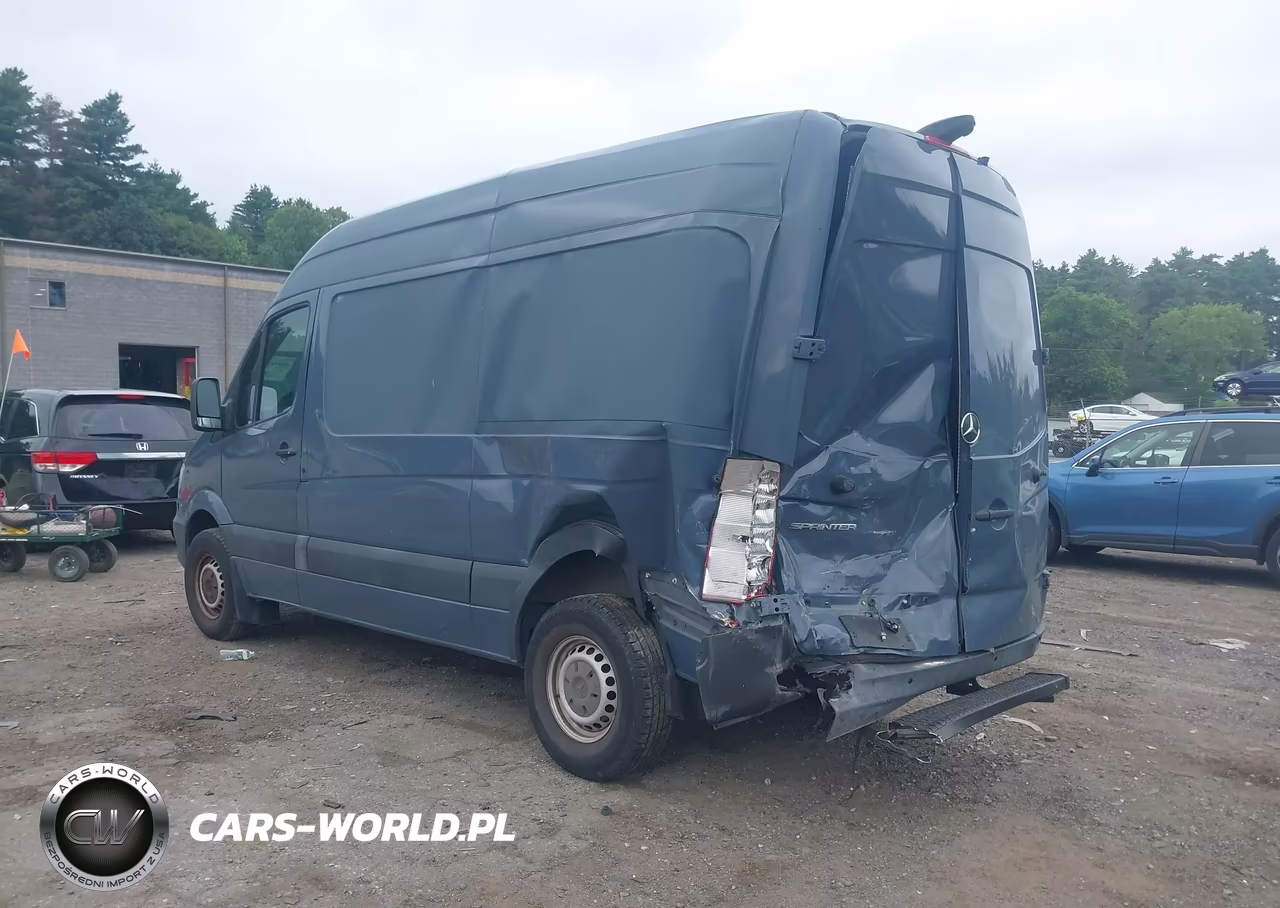 2018 Mercedes-Benz Sprinter 2500 Standard Roof V6 VIN:WD3PE7CD0JP648108 - 11