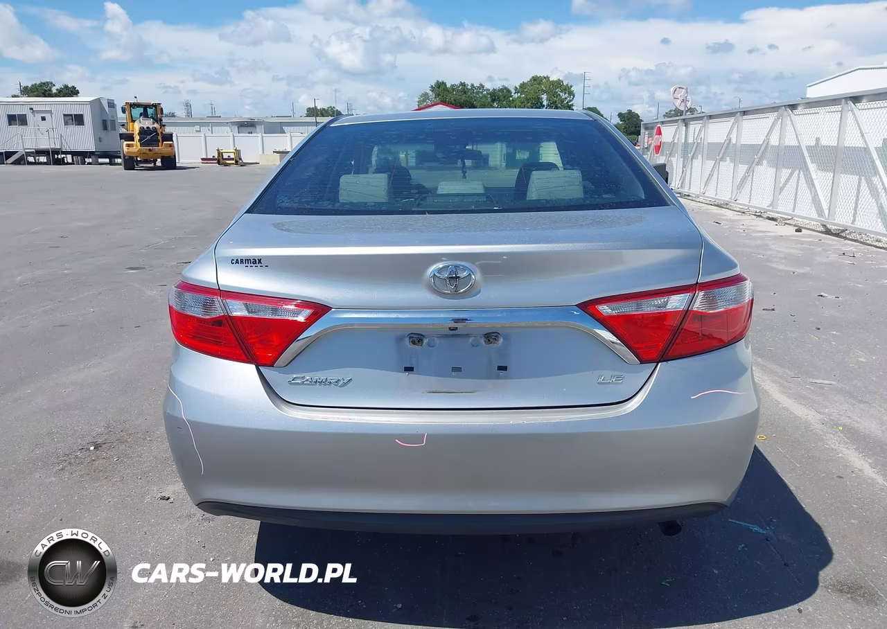 2015 Toyota Camry Le VIN:4T1BF1FK0FU101333 - 17