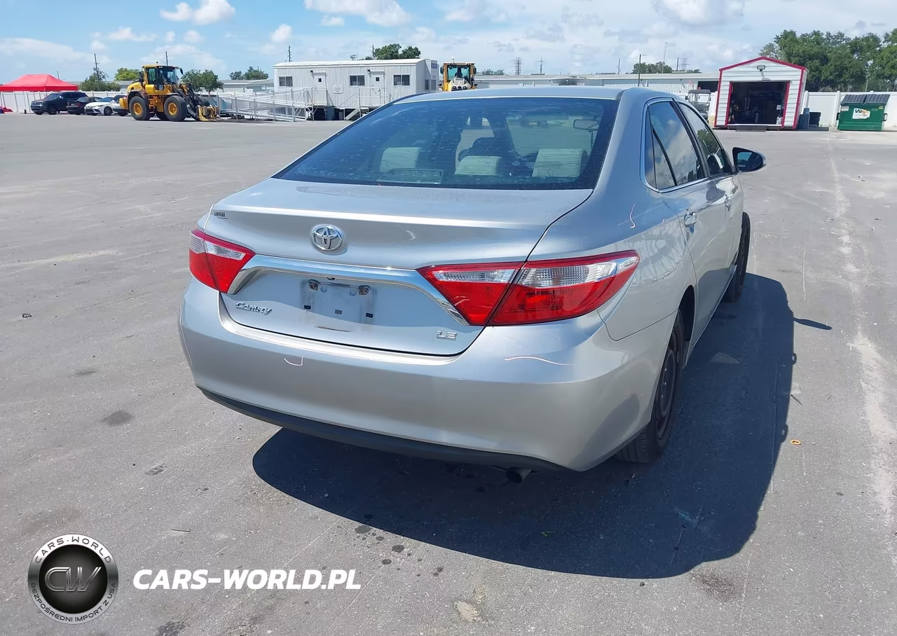 2015 Toyota Camry Le VIN:4T1BF1FK0FU101333 - 4