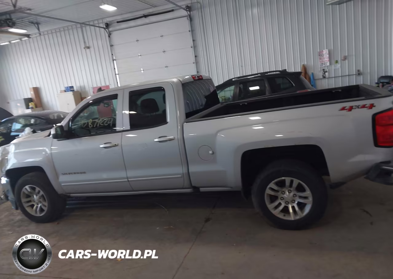 2018 Chevrolet Silverado 1500 1Lt VIN:1GCVKREC3JZ355636 - 14