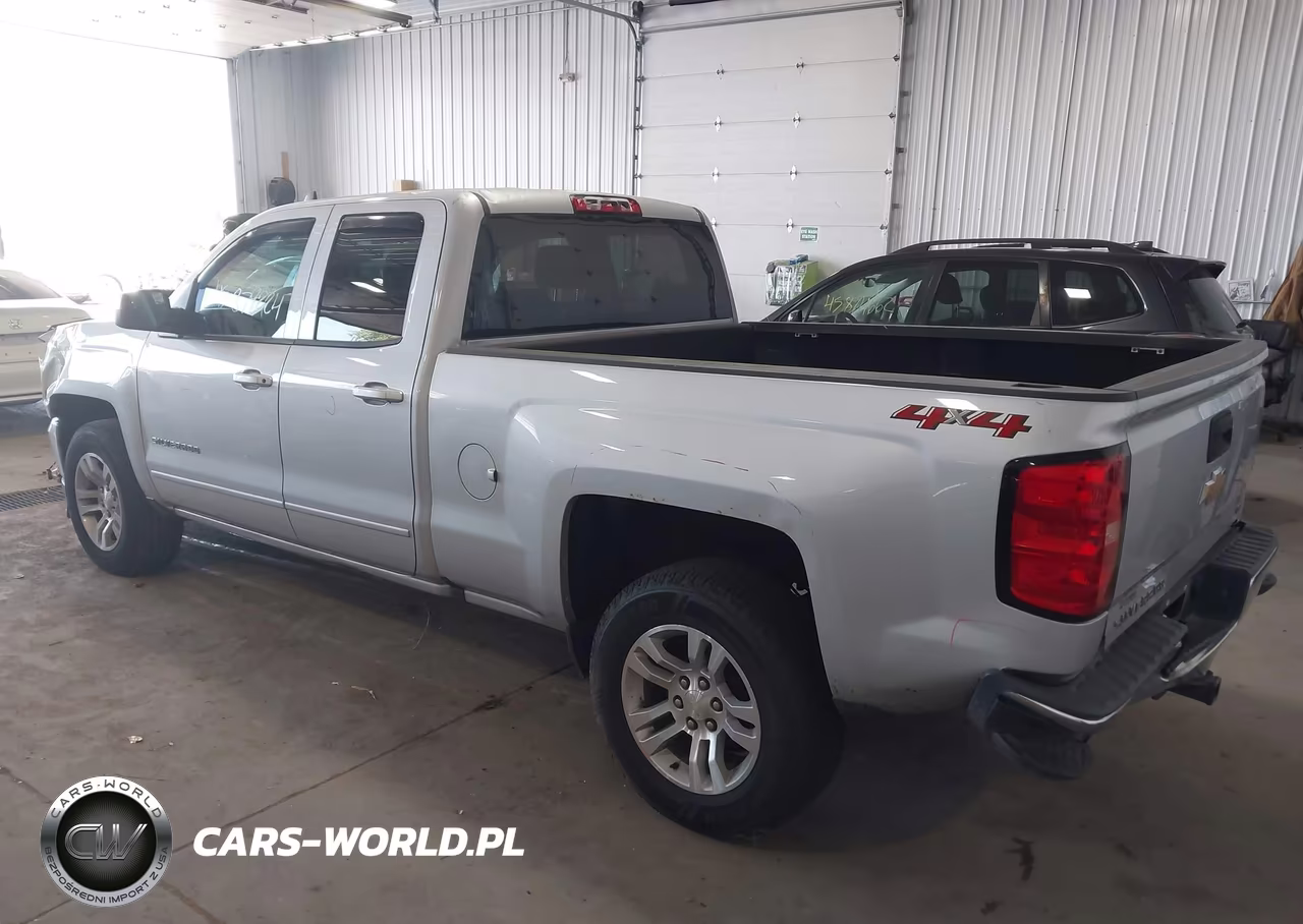 2018 Chevrolet Silverado 1500 1Lt VIN:1GCVKREC3JZ355636 - 3