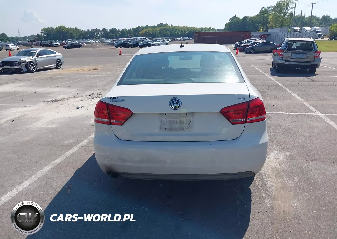 2015 Volkswagen Passat 1.8T S VIN:1VWAS7A3XFC018493 - 17