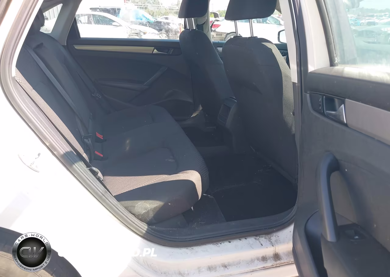 2015 Volkswagen Passat 1.8T S VIN:1VWAS7A3XFC018493 - 8