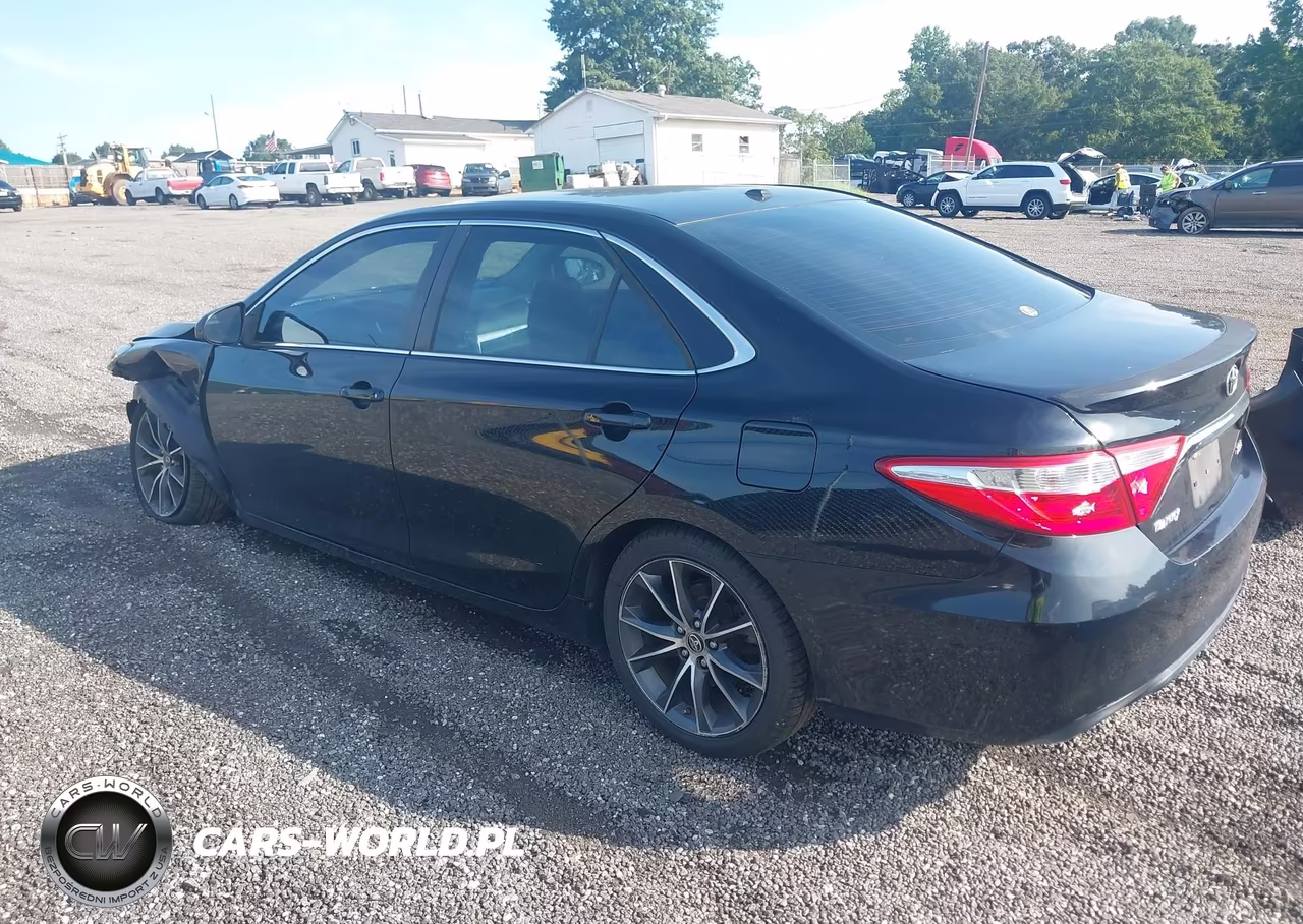 2015 Toyota Camry Xse VIN:4T1BF1FKXFU484407 - 3