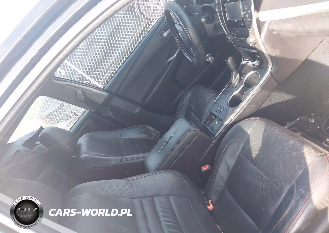 2015 Toyota Camry Xse VIN:4T1BF1FKXFU484407 - 5