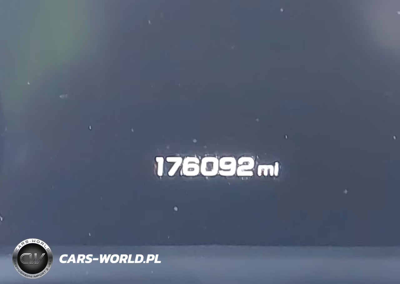 2018 Chevrolet Tahoe Premier VIN:1GNSKCKC2JR250968 - 15